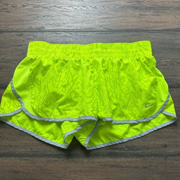 Nike Woman Dri-FIT Neon Green Short - Picture 2 of 4
